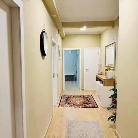 Πανσιόν The Galaxy House 4*